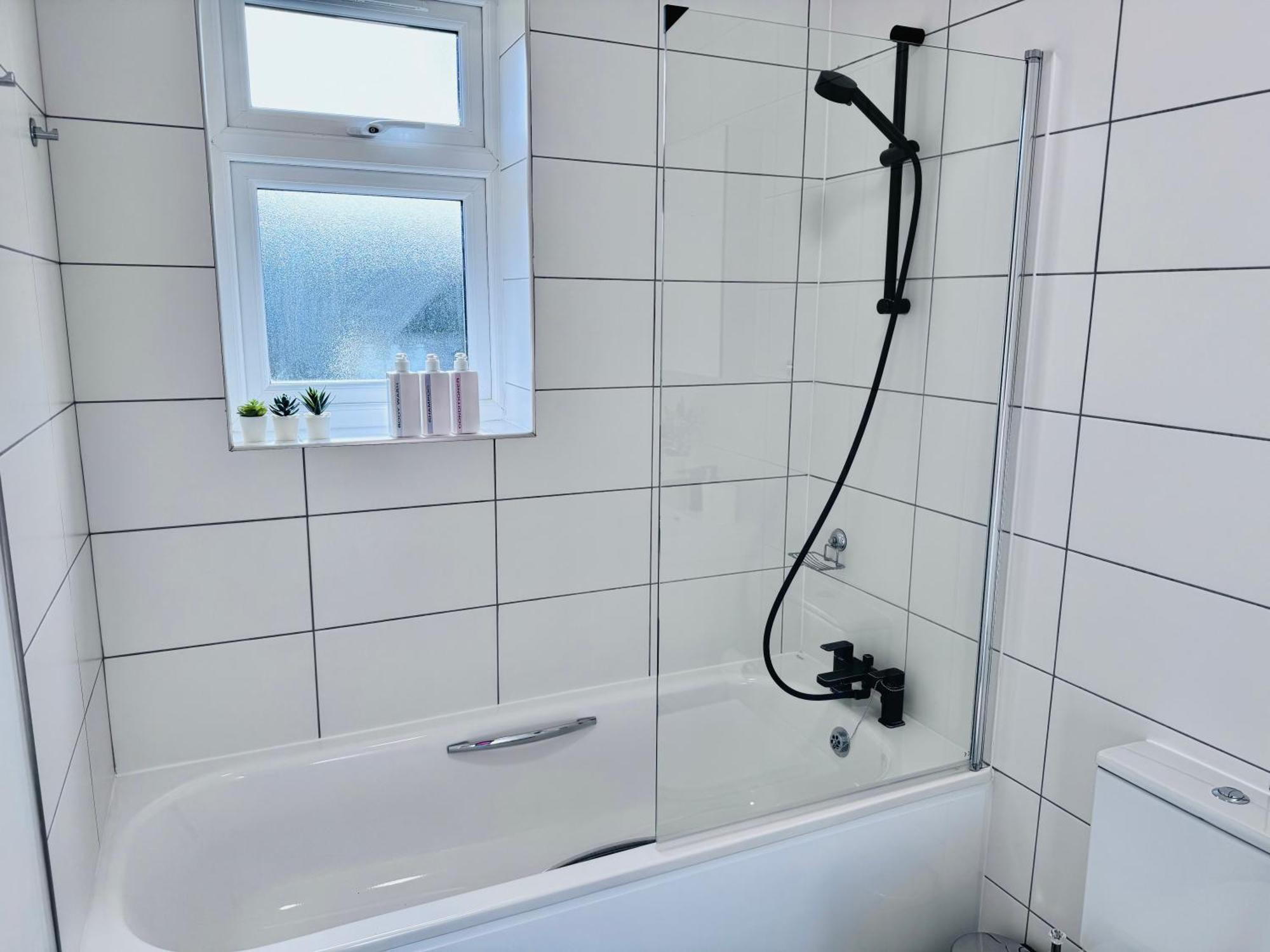 Apartment Cosy 1-bed Flat 30min To & Parking *